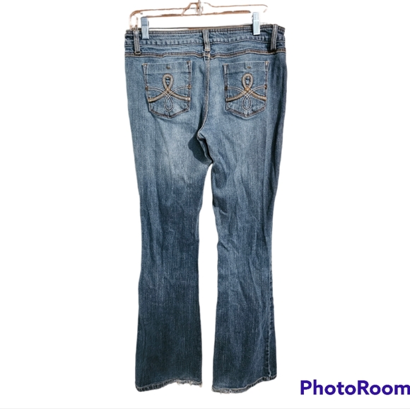 SO Jean's - Picture 3 of 11